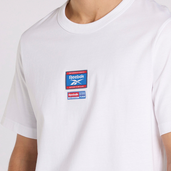 Reebok Ri Badge Tee [100205444] 男 T恤 運動上衣 休閒短袖 白