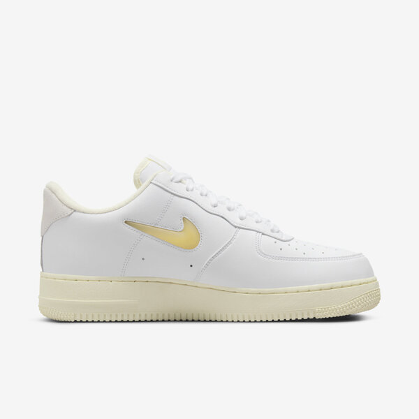 博客來-Nike Air Force 1 07 LX [DC8894-100] 男休閒鞋經典復古仿舊奶油底AF1 白