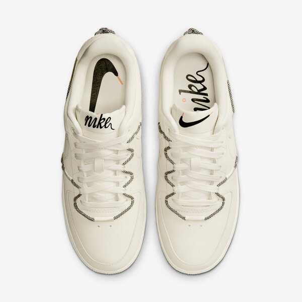 博客來-Nike Wmns Air Force 1 07 LX [DH4408-102] 女休閒鞋經典AF1 抽