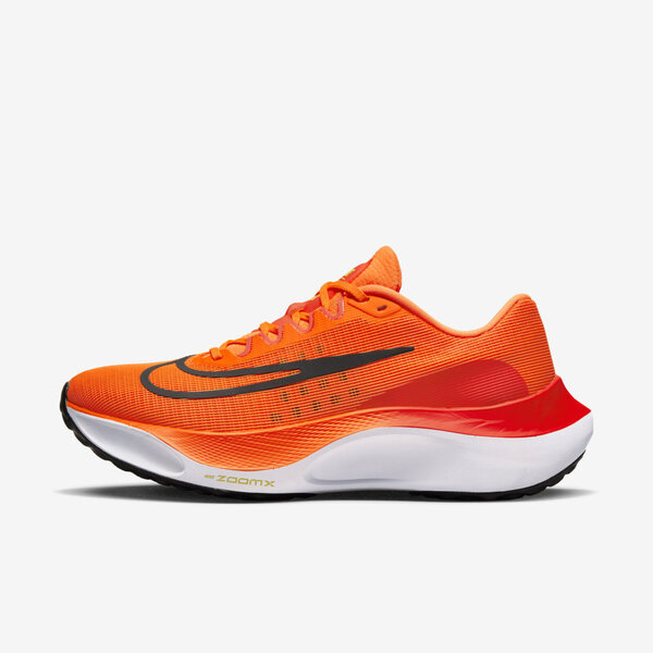 博客來-Nike Zoom Fly 5 [DM8968-800] 男慢跑鞋運動路跑馬拉松輕量緩震