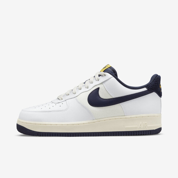 博客來-Nike Air Force 1 07 Lv8 [DO5220-141] 男休閒鞋運動復古奶油底