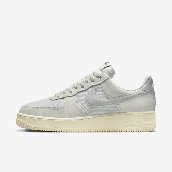 博客來-Nike Air Force 1 07 Lv8 [DO9801-100] 男休閒鞋運動經典AF1 麂