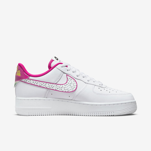 博客來-Nike Wmns Air Force 1 07 LX [DV3809-100] 女休閒鞋經典AF1