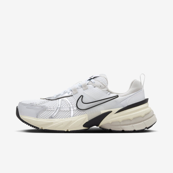 靴 Nike V2K RUN FD0736-100 Nike W V2K Run [FD0736-100] Women Casual Shoes Summit White