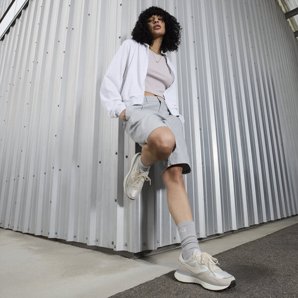 スニーカー nike phoenix waffle women shoes FD2196-002 NIKE meets emmi】Nike Phoenix Waffle(スニーカー)｜シューズ